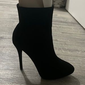 NWOT Ralph Lauren Suede Ankle Booties
